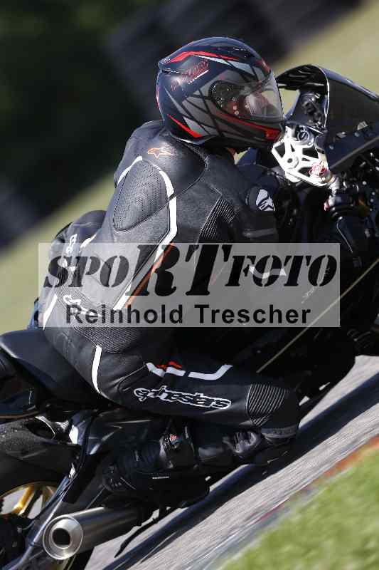 /44 09.08.2025 Plüss Moto Sport ADR/Freies Fahren/backside